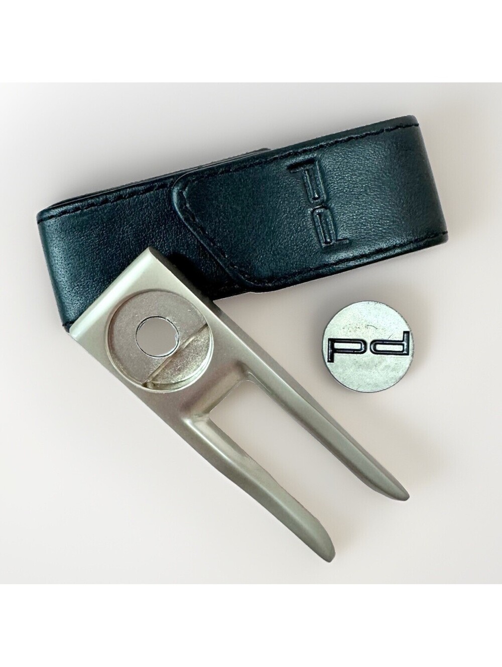 (RA) Porsche Design Metal Golf Divot Repair Tool Ball Marker & Leather Case